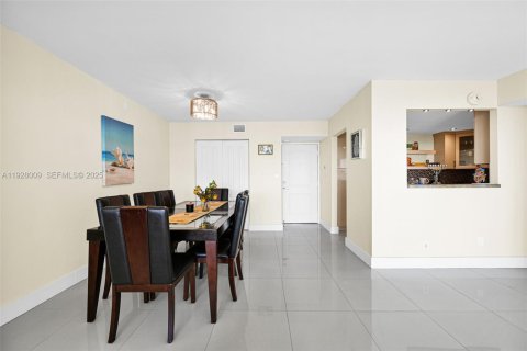 Copropriété à louer à Sunny Isles Beach, Floride: 2 chambres, 141.3 m2 № 1987517 - photo 6