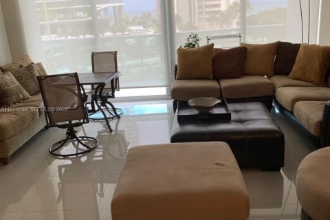 Copropriété à louer à Sunny Isles Beach, Floride: 2 chambres, 141.3 m2 № 1987517 - photo 25