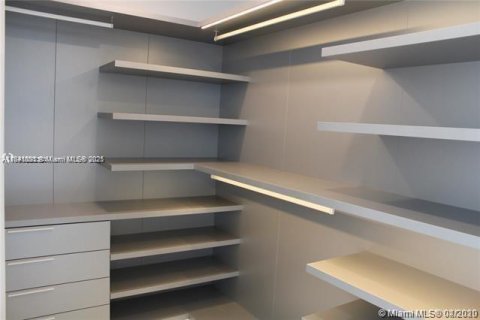 Condominio en alquiler en Sunny Isles Beach, Florida, 2 dormitorios, 158.31 m2 № 1832527 - foto 16
