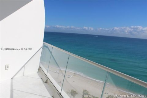 Condominio en alquiler en Sunny Isles Beach, Florida, 2 dormitorios, 158.31 m2 № 1832527 - foto 27