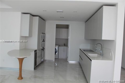 Condominio en alquiler en Sunny Isles Beach, Florida, 2 dormitorios, 158.31 m2 № 1832527 - foto 9