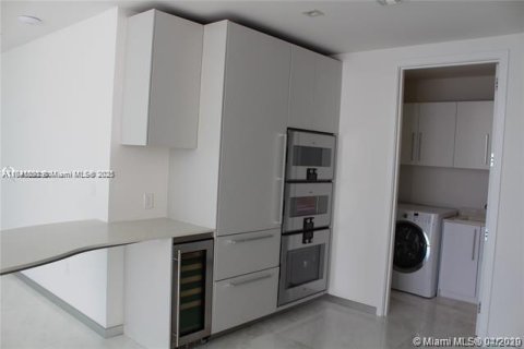 Condominio en alquiler en Sunny Isles Beach, Florida, 2 dormitorios, 158.31 m2 № 1832527 - foto 10