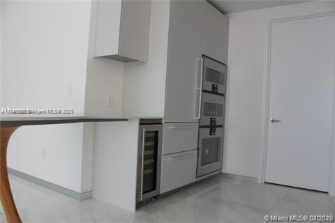 Condominio en alquiler en Sunny Isles Beach, Florida, 2 dormitorios, 158.31 m2 № 1832527 - foto 12