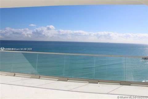 Condominio en alquiler en Sunny Isles Beach, Florida, 2 dormitorios, 158.31 m2 № 1832527 - foto 2