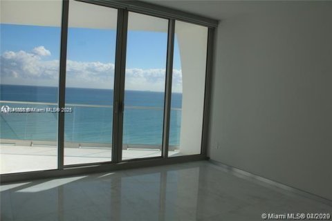 Condominio en alquiler en Sunny Isles Beach, Florida, 2 dormitorios, 158.31 m2 № 1832527 - foto 15