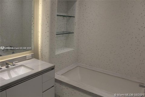 Condominio en alquiler en Sunny Isles Beach, Florida, 2 dormitorios, 158.31 m2 № 1832527 - foto 20