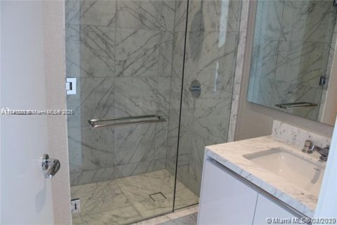Condominio en alquiler en Sunny Isles Beach, Florida, 2 dormitorios, 158.31 m2 № 1832527 - foto 29