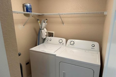 Condo in West Palm Beach, Florida, 2 bedrooms  № 1139128