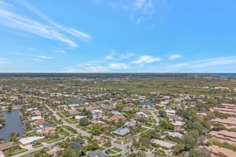 Casa en venta en North Palm Beach, Florida, 3 dormitorios, 182.09 m2 № 1100829 - foto 1