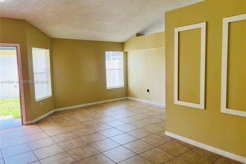 House in Kissimmee, Florida 3 bedrooms № 1994181 - photo 3