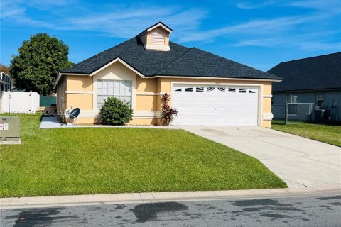 House in Kissimmee, Florida 3 bedrooms № 1994181 - photo 1