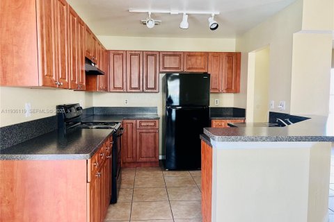 House in Kissimmee, Florida 3 bedrooms № 1994181 - photo 8