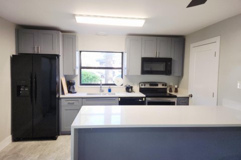 Condo in St. Lucie, Florida, 2 bedrooms  № 2083488 - photo 4