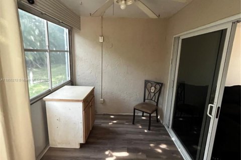 Condo in Margate, Florida, 2 bedrooms  № 1874886 - photo 4