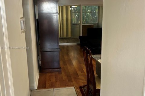 Condo in Margate, Florida, 2 bedrooms  № 1874886 - photo 3