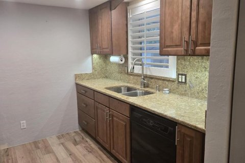 House in Sarasota, Florida 3 bedrooms, 98.01 sq.m. № 1767202 - photo 7
