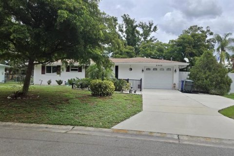 House in Sarasota, Florida 3 bedrooms, 98.01 sq.m. № 1767202 - photo 2