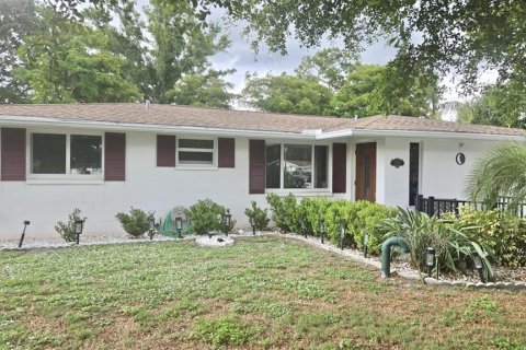 House in Sarasota, Florida 3 bedrooms, 98.01 sq.m. № 1767202 - photo 1