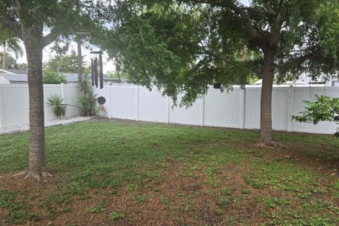 House in Sarasota, Florida 3 bedrooms, 98.01 sq.m. № 1767202 - photo 24