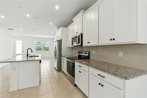 House in Orlando, Florida 3 bedrooms, 149.67 sq.m. № 1865996 - photo 9