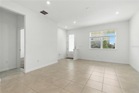House in Orlando, Florida 3 bedrooms, 149.67 sq.m. № 1865996 - photo 8