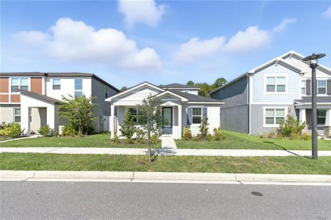 House in Orlando, Florida 3 bedrooms, 149.67 sq.m. № 1865996 - photo 1