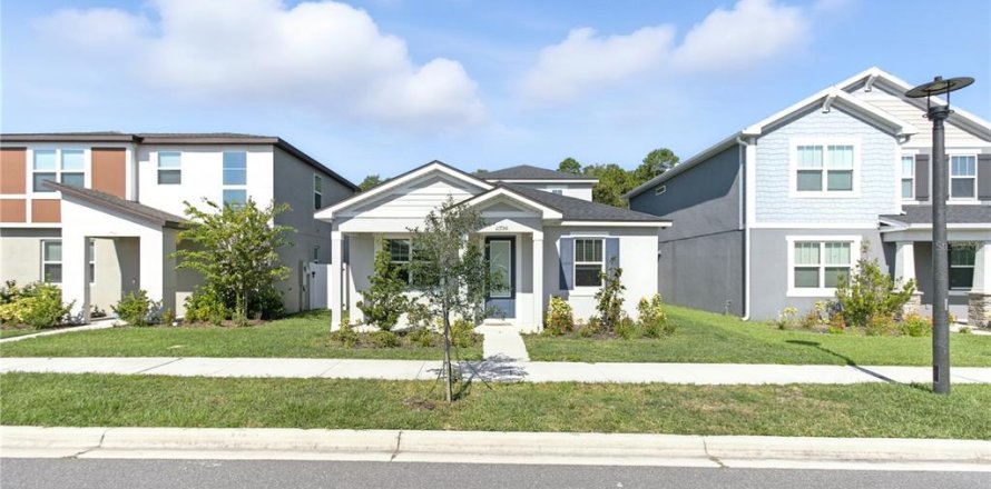 House in Orlando, Florida 3 bedrooms, 149.67 sq.m. № 1865996