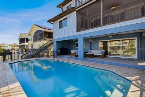 House in New Port Richey, Florida 5 bedrooms, 331.66 sq.m. № 1613863 - photo 7