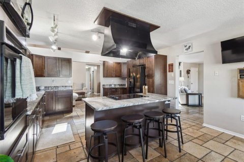 House in New Port Richey, Florida 5 bedrooms, 331.66 sq.m. № 1613863 - photo 14