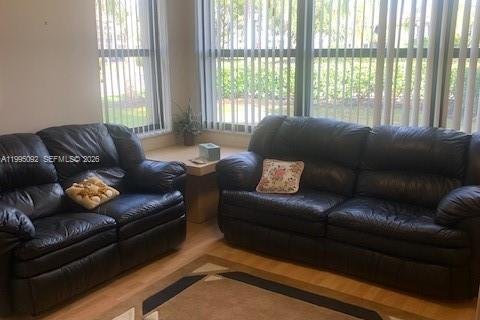 Copropriété à vendre à Tamarac, Floride: 2 chambres, 120.22 m2 № 2066270 - photo 3