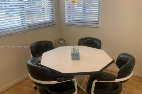 Copropriété à vendre à Tamarac, Floride: 2 chambres, 120.22 m2 № 2066270 - photo 8