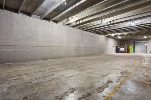 Propiedad comercial en venta en Miami Gardens, Florida № 2018945 - foto 23