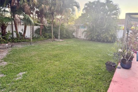 Купить виллу или дом в Хомстед, Флорида 3 спальни, 106.28м2, № 2051001 - фото 13