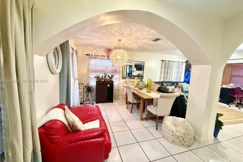 Купить виллу или дом в Хомстед, Флорида 3 спальни, 106.28м2, № 2051001 - фото 5