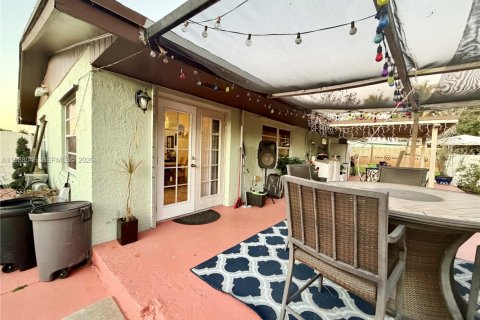 Купить виллу или дом в Хомстед, Флорида 3 спальни, 106.28м2, № 2051001 - фото 11