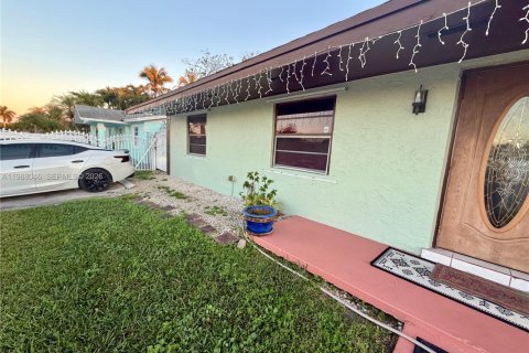 Купить виллу или дом в Хомстед, Флорида 3 спальни, 106.28м2, № 2051001 - фото 20