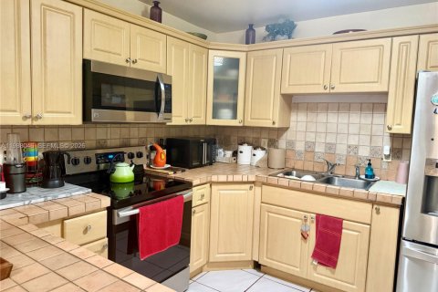 Купить виллу или дом в Хомстед, Флорида 3 спальни, 106.28м2, № 2051001 - фото 7