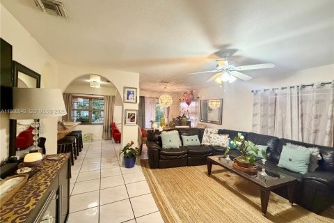 Купить виллу или дом в Хомстед, Флорида 3 спальни, 106.28м2, № 2051001 - фото 4