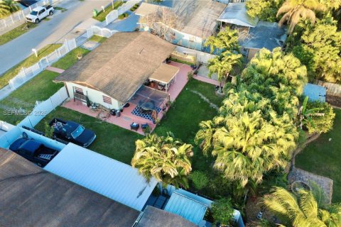 Купить виллу или дом в Хомстед, Флорида 3 спальни, 106.28м2, № 2051001 - фото 14