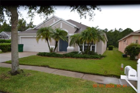 Villa ou maison à louer à Wesley Chapel, Floride: 4 chambres, 181.72 m2 № 1851588 - photo 1