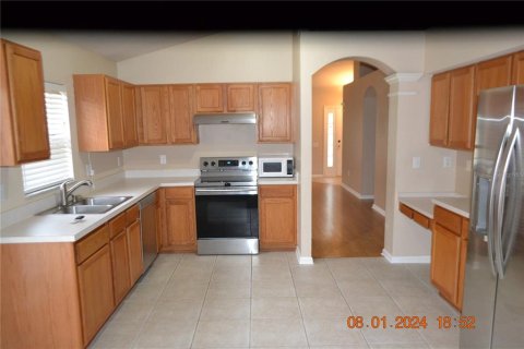 Villa ou maison à louer à Wesley Chapel, Floride: 4 chambres, 181.72 m2 № 1851588 - photo 13