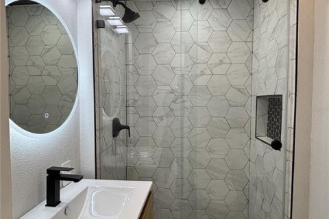 Casa en alquiler en Saint Petersburg, Florida, 3 dormitorios, 162.76 m2 № 1917416 - foto 8