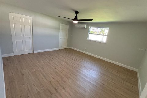 Casa en alquiler en Saint Petersburg, Florida, 3 dormitorios, 162.76 m2 № 1917416 - foto 11