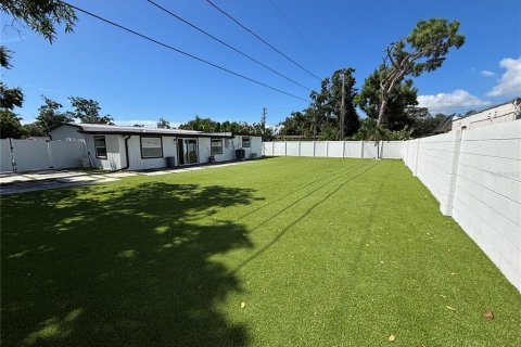 Casa en alquiler en Saint Petersburg, Florida, 3 dormitorios, 162.76 m2 № 1917416 - foto 19