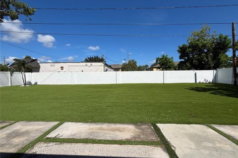 Casa en alquiler en Saint Petersburg, Florida, 3 dormitorios, 162.76 m2 № 1917416 - foto 17
