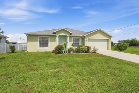 Casa en Lehigh Acres, Florida 3 dormitorios, 150.97 m2 № 2377575