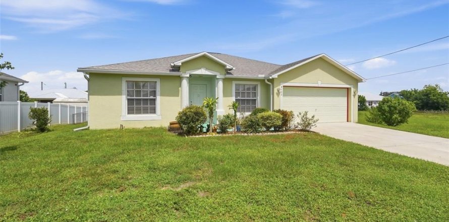 Casa en Lehigh Acres, Florida 3 dormitorios, 150.97 m2 № 2377575