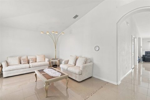 Casa en venta en Lehigh Acres, Florida, 3 dormitorios, 150.97 m2 № 2377575 - foto 5