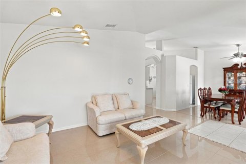 Casa en venta en Lehigh Acres, Florida, 3 dormitorios, 150.97 m2 № 2377575 - foto 6