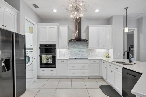 House in Parrish, Florida 5 bedrooms, 334.54 sq.m. № 1800099 - photo 14